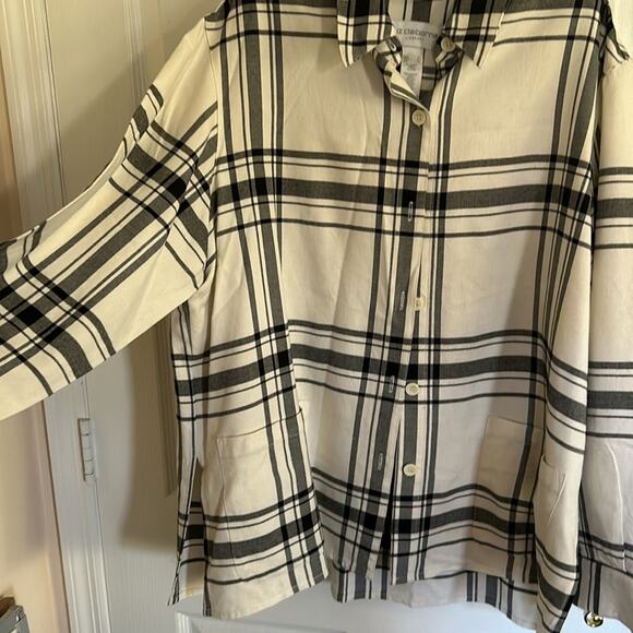 Women’s size extra large, Liz Claiborne, Plaid Beige and brown long sleeve shirt - Picture 2 of 6